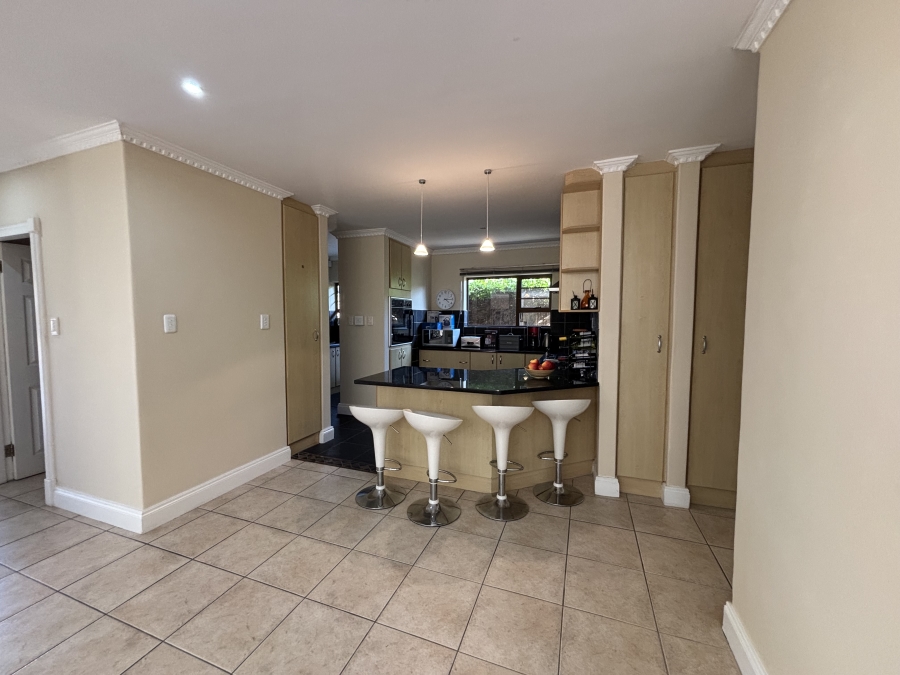 To Let 3 Bedroom Property for Rent in Summerstrand Eastern Cape